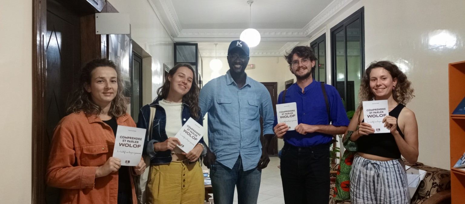 Remise du livre Comprendre et Parler Wolof